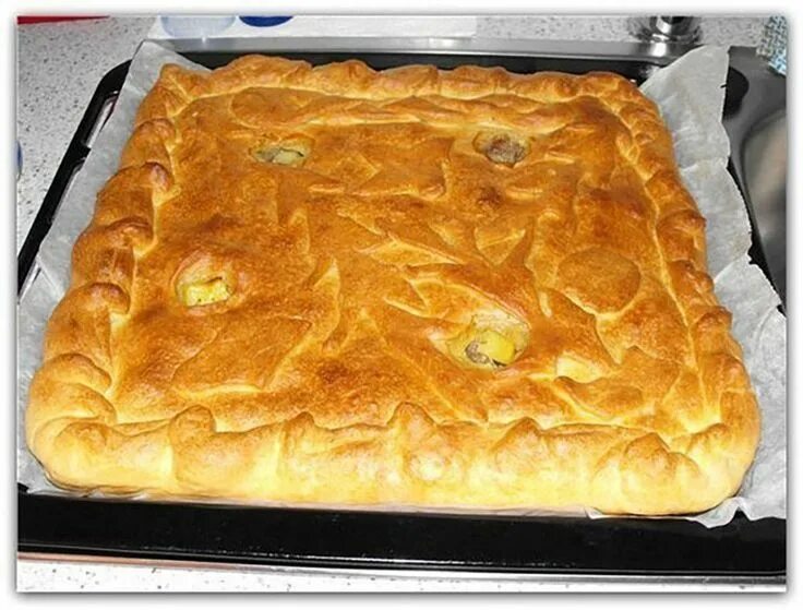 омлет на сковороде с молоком и колбасой и сыром и помидорами рецепт - Кулинарные