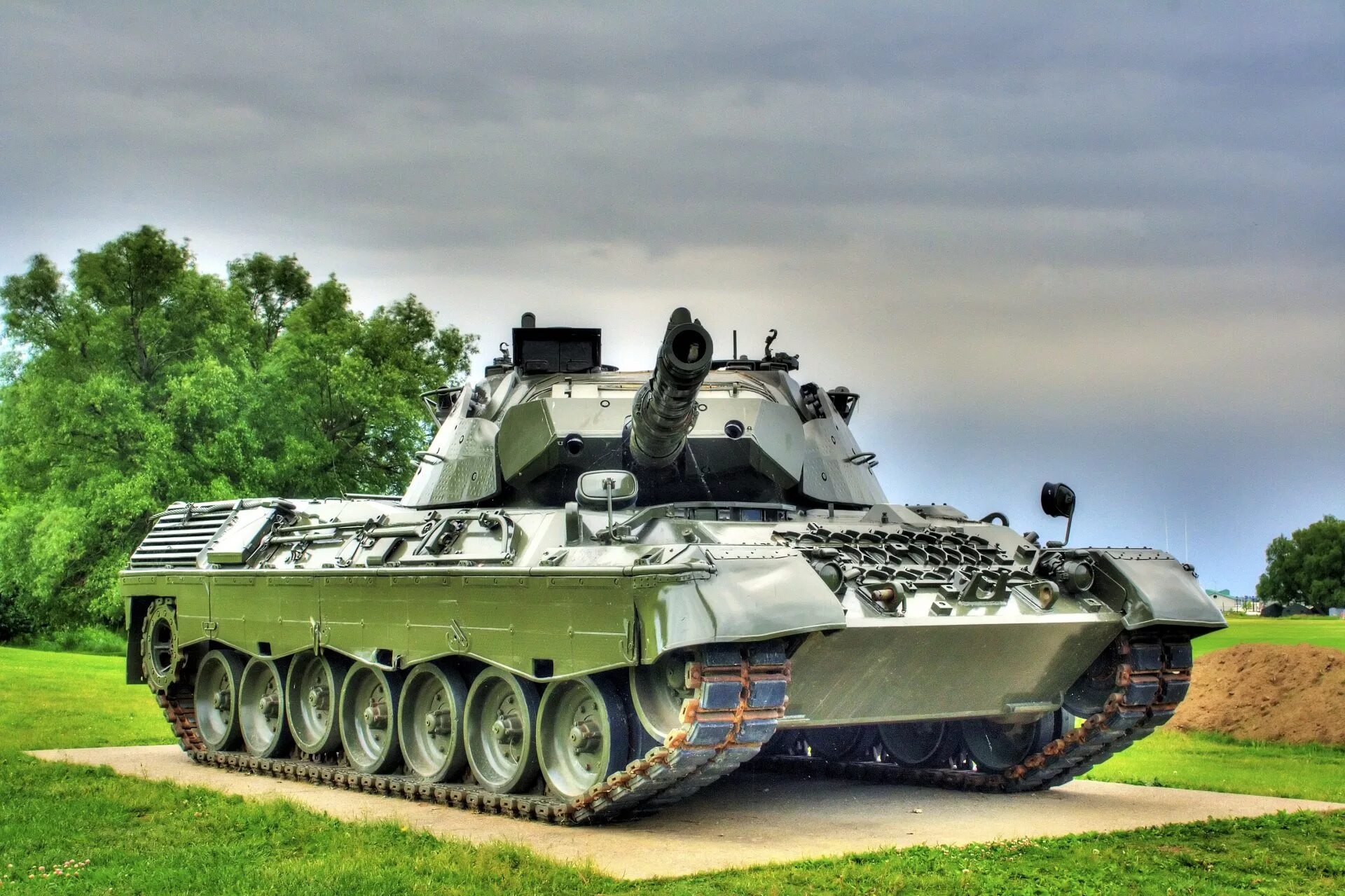 Танк это. Танк леопард 1. леопард 2а1. танк т72. танков leopard 1.