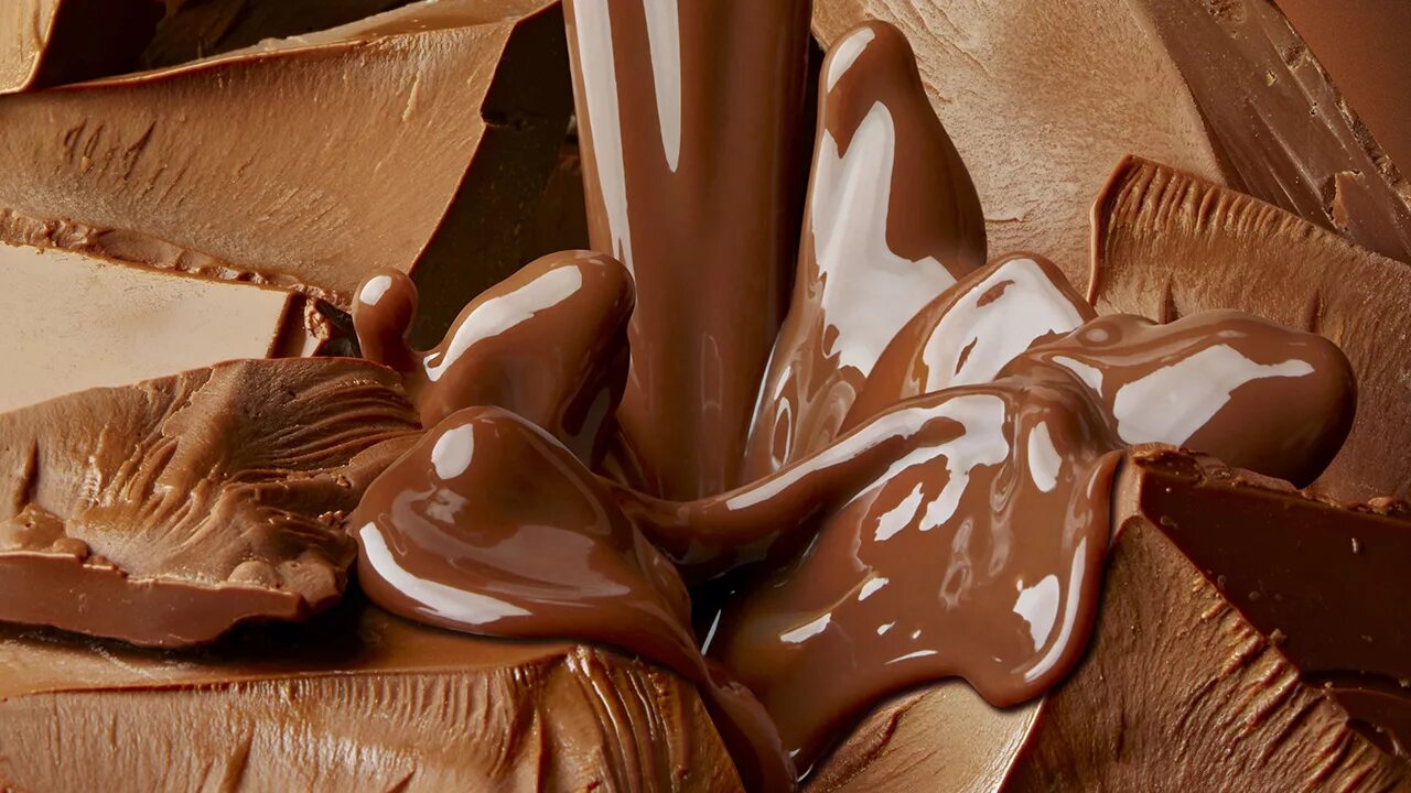 Растаявший шоколад. Молочный шоколад. Молочный шоколад Эстетика. Шоколад тает.