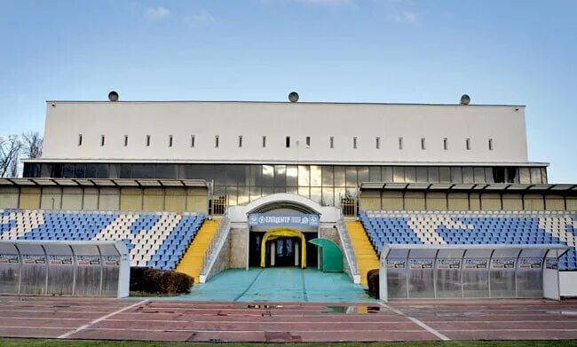 Локомотив симферополь. Локомотив симферополь. Фк таврия стадион. Рск локомотив симферополь. Стадион таврия симферополь.