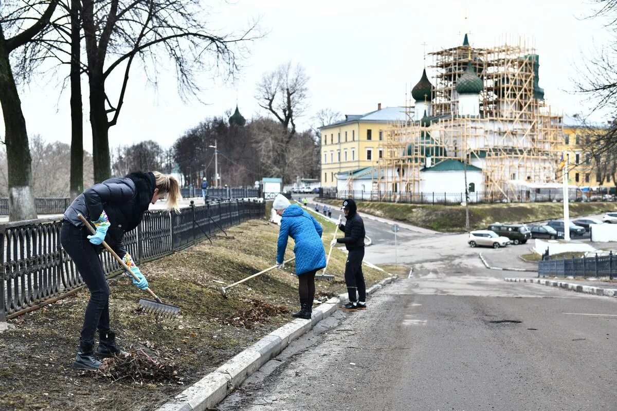 11.04 2011. Субботник Ярославль 2022. Благоустройство города. Общегородской субботник.