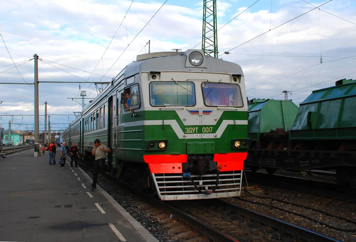 вокзал череповец. железнодорожный вокзал череповец. вокзал череповец платформа. электричка череповец бабаево. эд9м череповец - вологда.