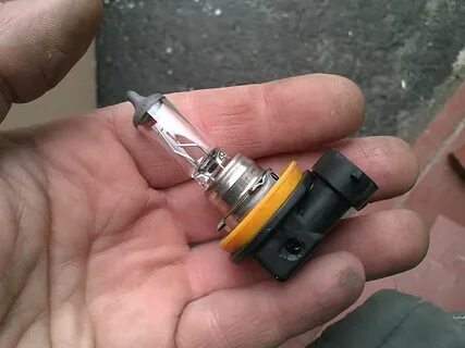 Какие лампы стоят на рено сандеро
