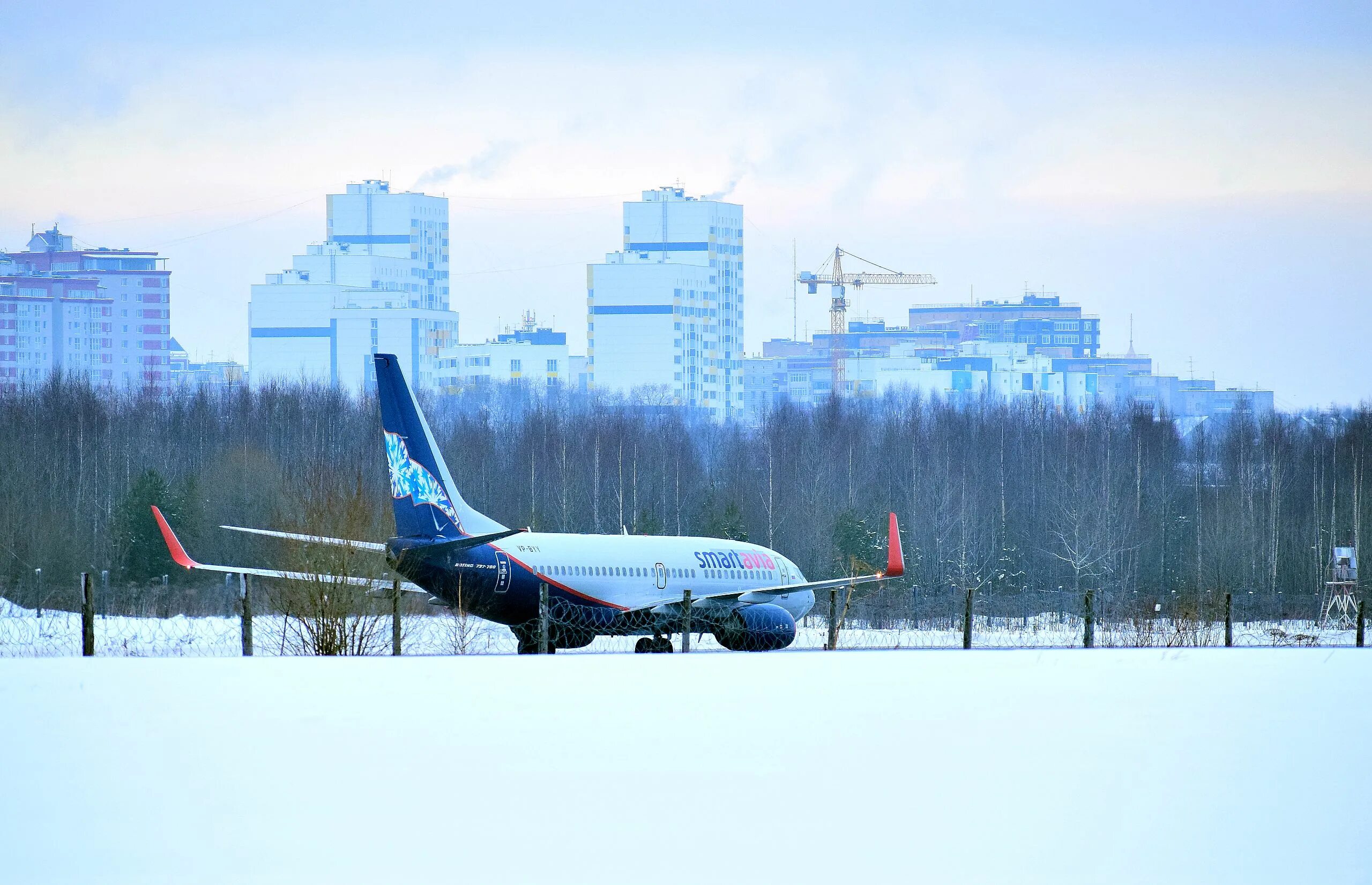 Самолет сыктывкар. Аэропорт города сыктывкар. Очарование моря отель сочи. Эмбрайер сыктывкар. Терминал аэропорта сыктывкар.