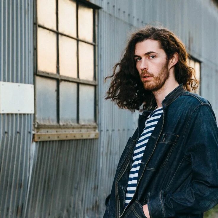 Hozier to church перевод. Hozier. эндрю хозиер. ирландский певец hozier. hozier масон.
