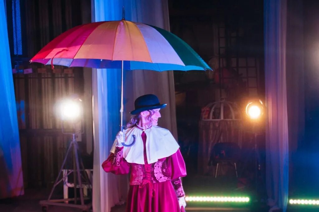 Леди баг жемчужина тайн. Воин из подушки. Чуда леди. Квами лиири. Шкатулка мастера фу талисманы.