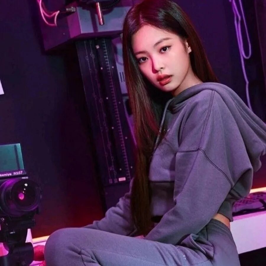 Как зовут дженни. Дженни blackpink. дженни блэк пинк 2025.