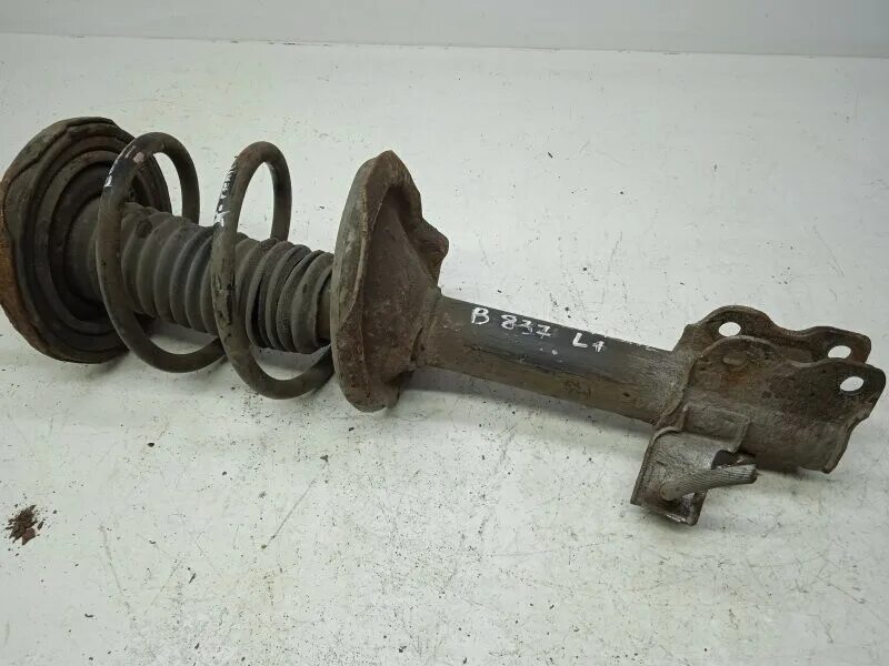 Передние стойки х трейл. Передние стойки х трейл. Nissan x-trail передние стойки. Стойка передняя nissan x-trail 14- rh 3340168,. Амортизатора ниссан т31.