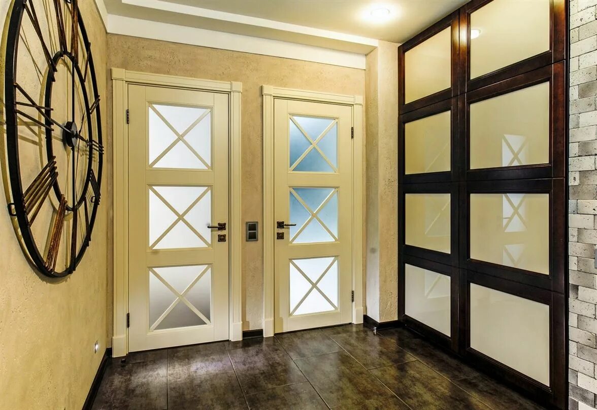 Нестандартные межкомнатные двери. Двери в интерьере. Деревянные двери в интерьере. Красивые межкомнатные двери.