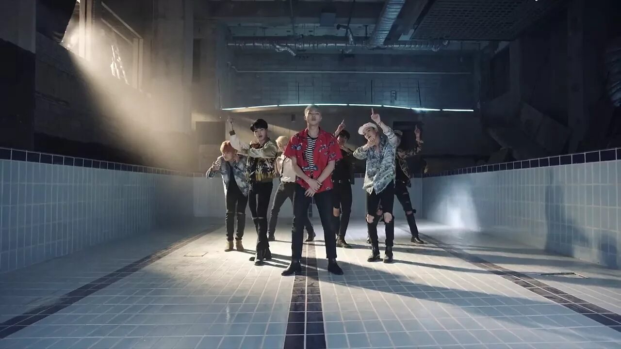 Bts fire клип. Клип фаер. Клип фаер. Лалалалала бтс. Клип фаер.