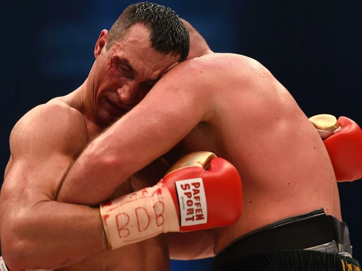 Бой против кличко. Тайсон фьюри бокс с кличко. фьюри кличко бой. тайсон фьюри владимир кличко бой. виталий кличко тайсон фьюри.