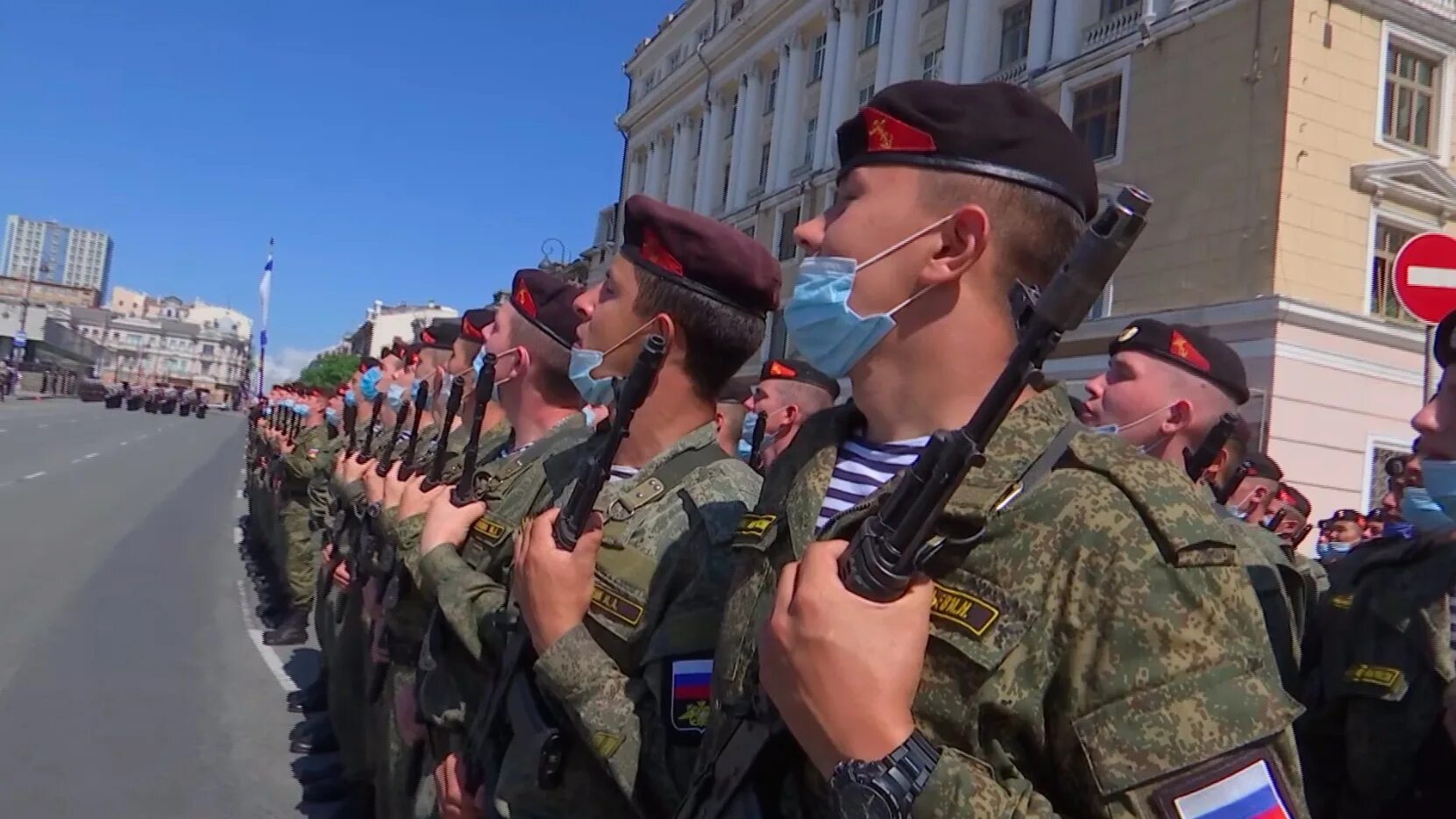 Канал победа владивосток. Репетиция парада Владивосток. Фото парада Победы 2020 во Владивостоке. Лидеры парада 2020. Видео репетиции парада во Владивостоке.