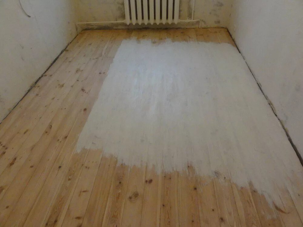 Старый деревянный пол. Восстановить деревянный пол. Пол в деревянном доме. Деревянный пол обновить и украсить. Старый деревянный пол.