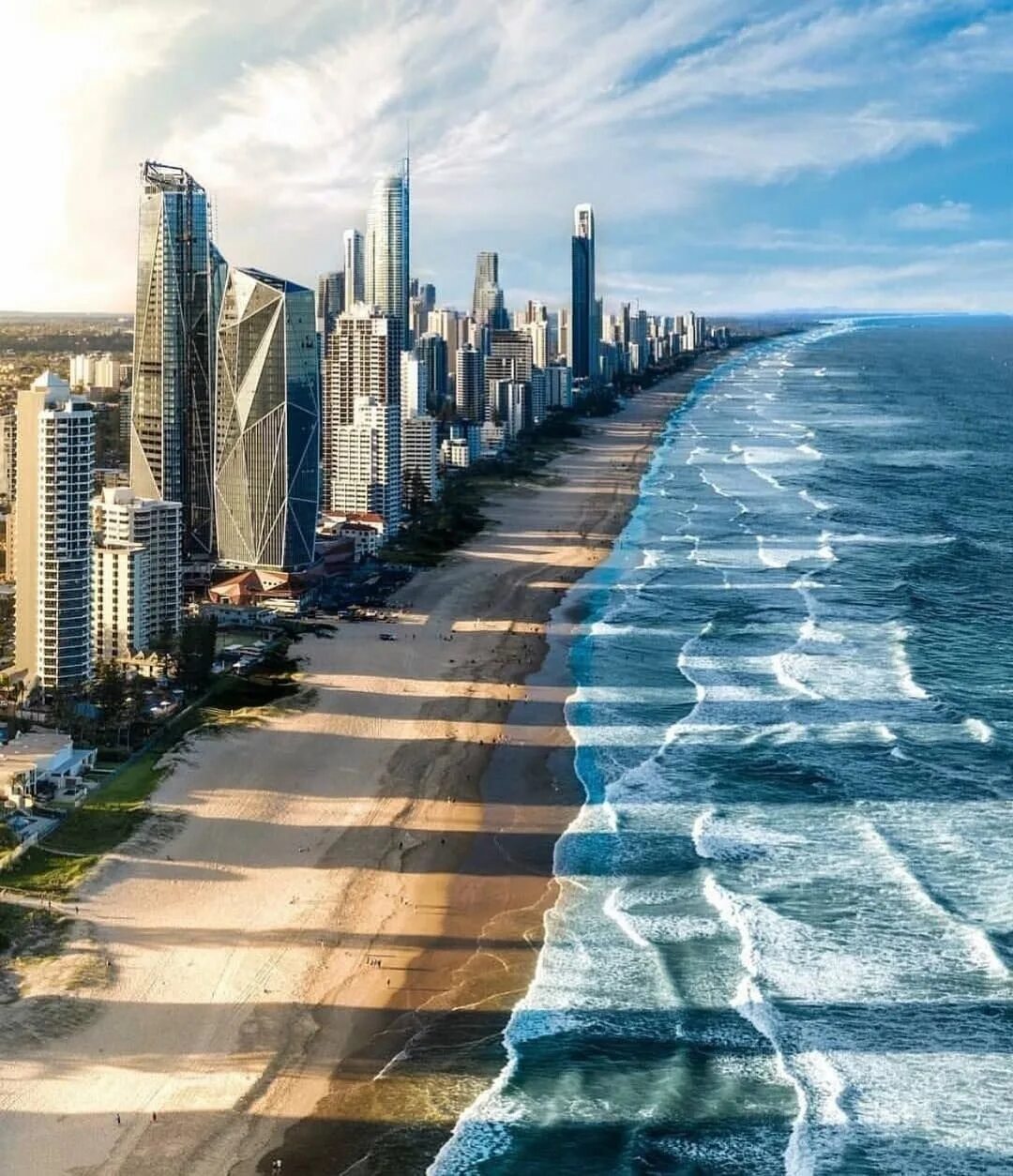 Обои на телефон город. Город бережет. Мосты в архитектуре города. Берегите природу мать вашу. Городской вид.