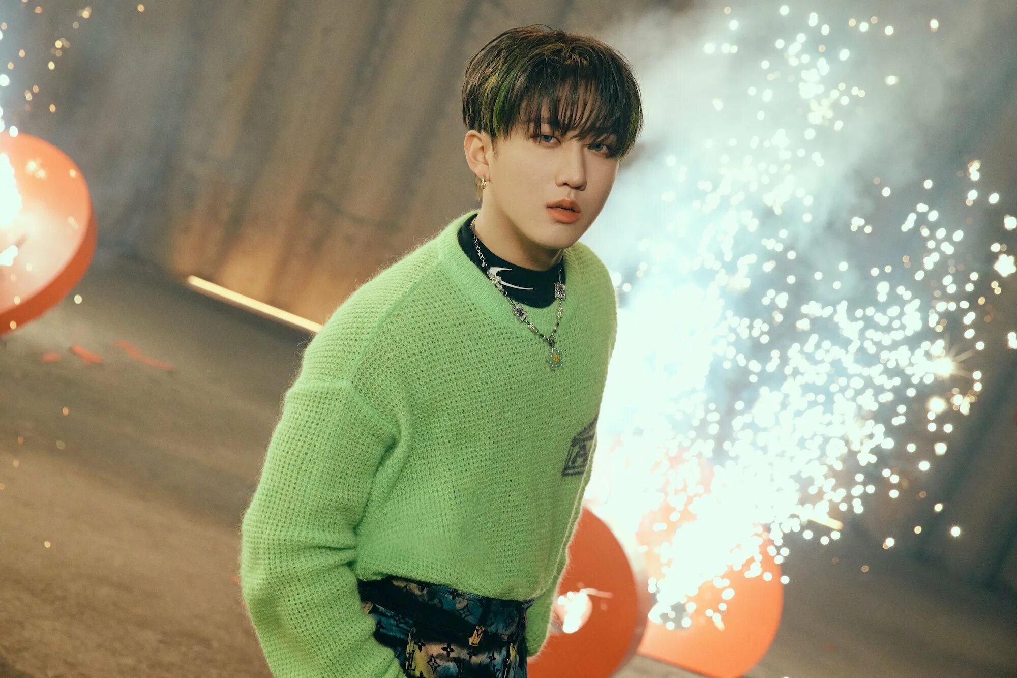 Чан бин лет. Группа stray kids 2025. чанбин 2025. хёнждин stray kids 2025. чанбин мэниак.