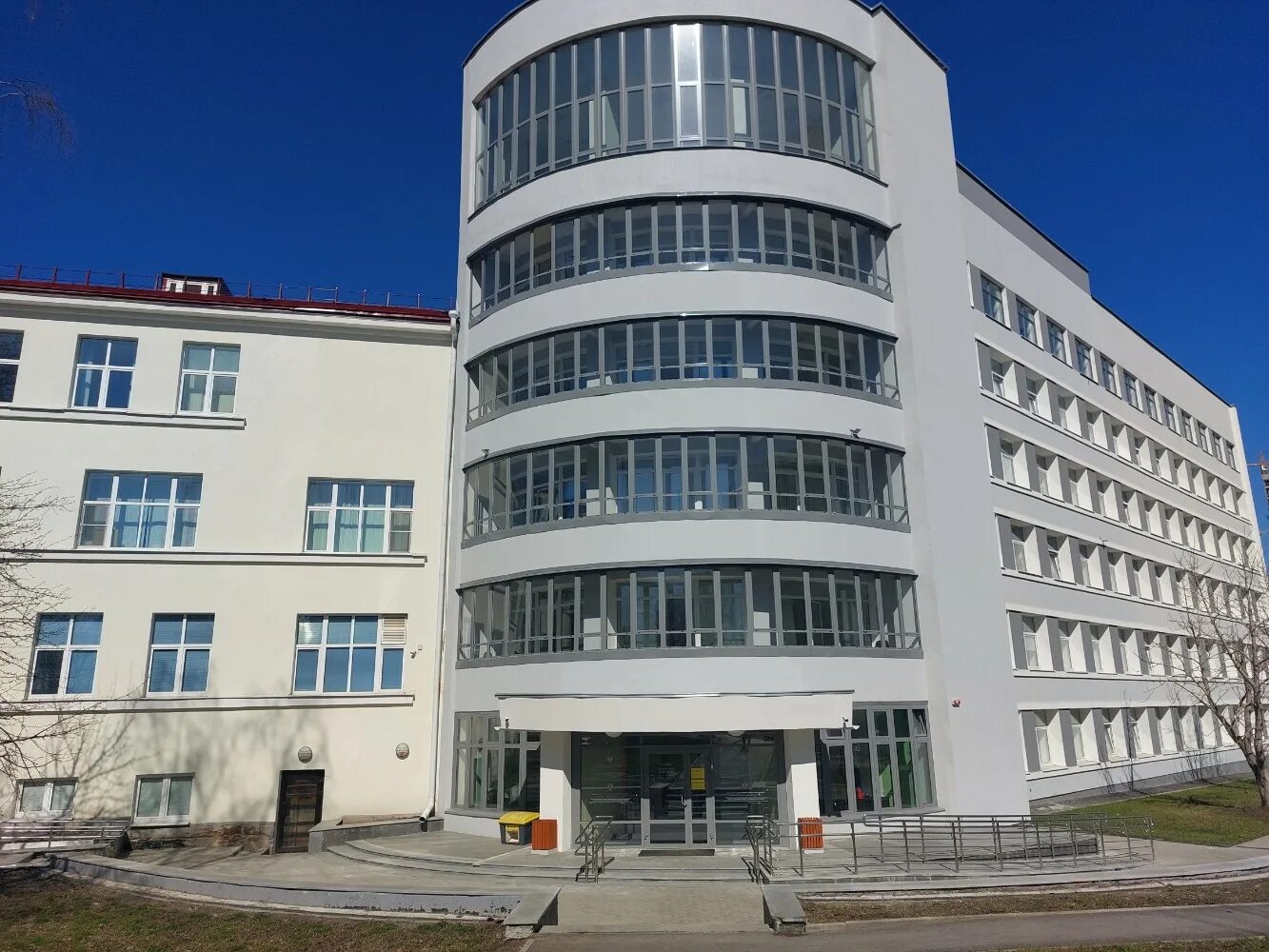 23. екатеринбург, ул. государственные учреждения екатеринбург. уральский федеральный университет екатеринбург. колледж уральский государственный горный университет.