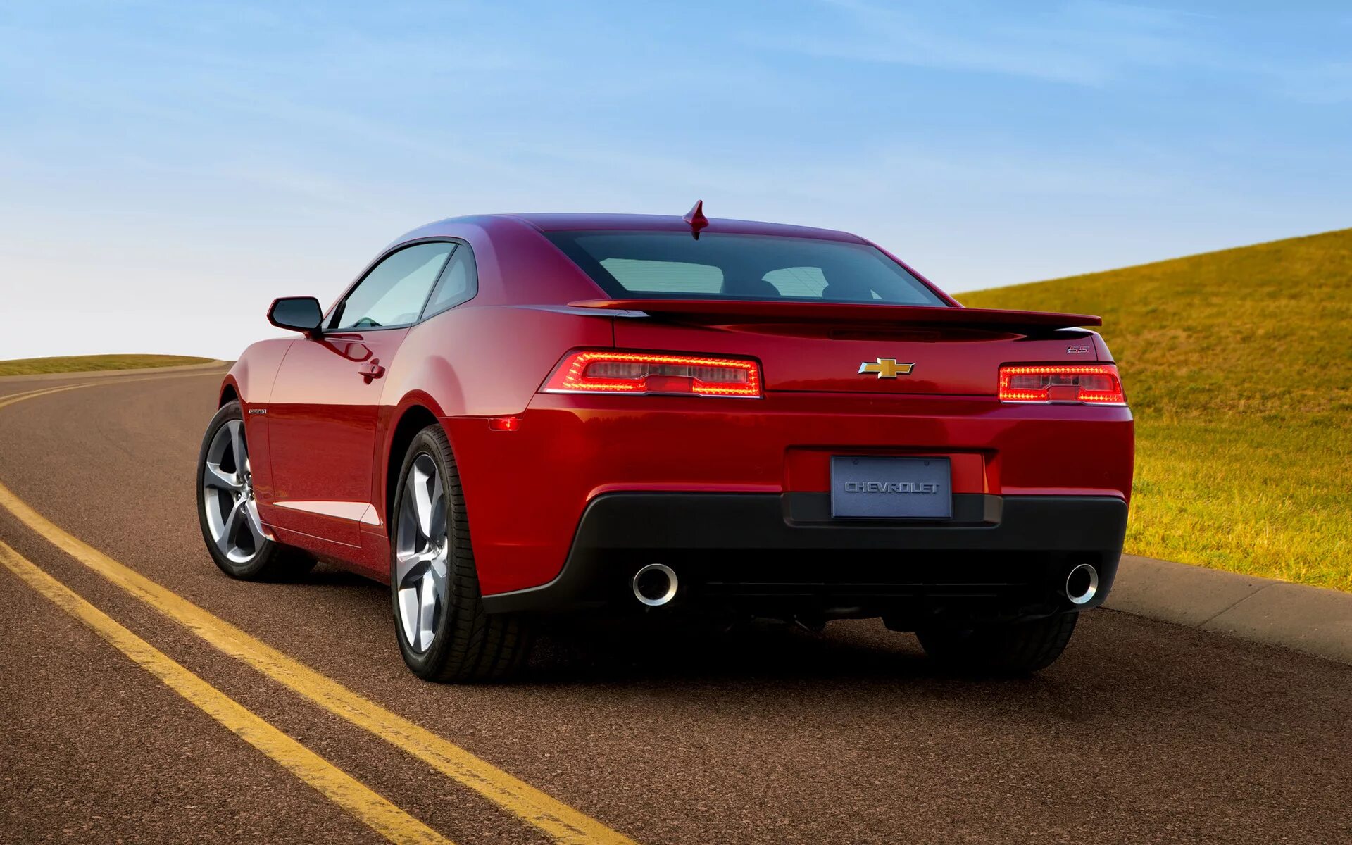 Chevrolet cruze 2005. Chevrolet малибу 2022. Chevrolet malibu седан. Седаны для молодежи. Chevrolet camaro 6.