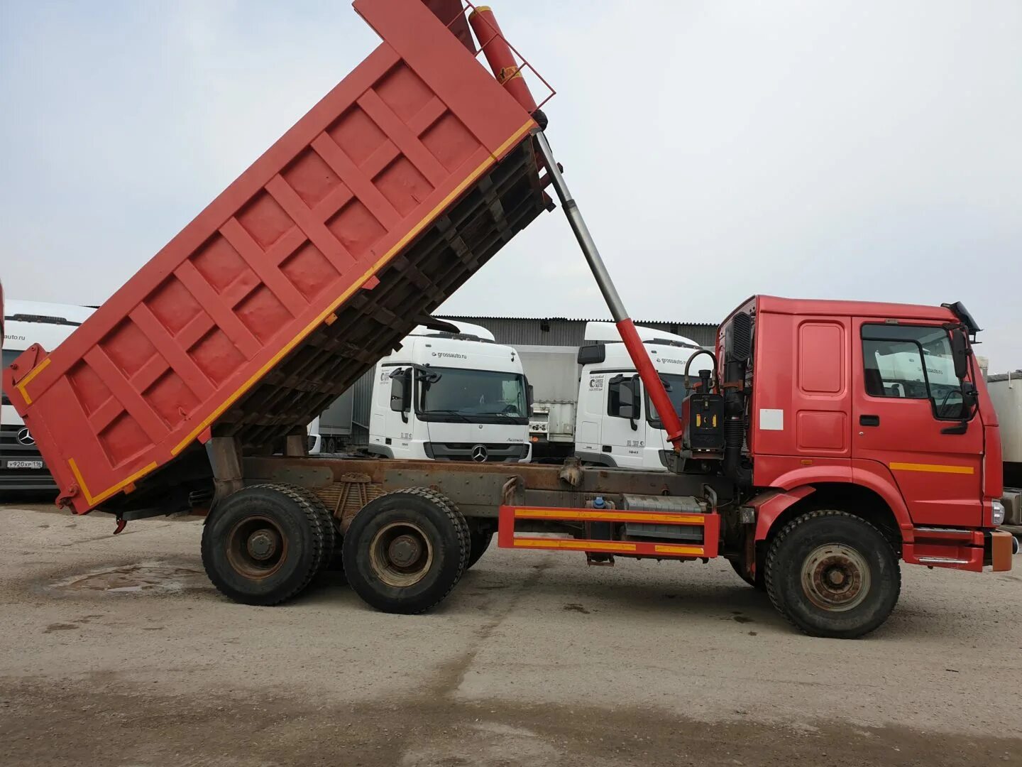 HOWO zz3327. Sinotruk HOWO. Габариты HOWO самосвалы. Угольный самосвал HOWO.