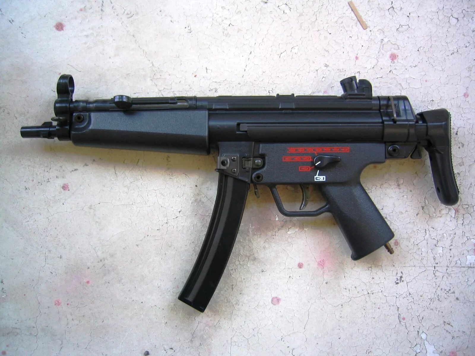 Автомат HK mp5. Хеклер Кох мп5. МП-5 автомат. Хеклер Кох МП 5 А 3. Автомат пятерка