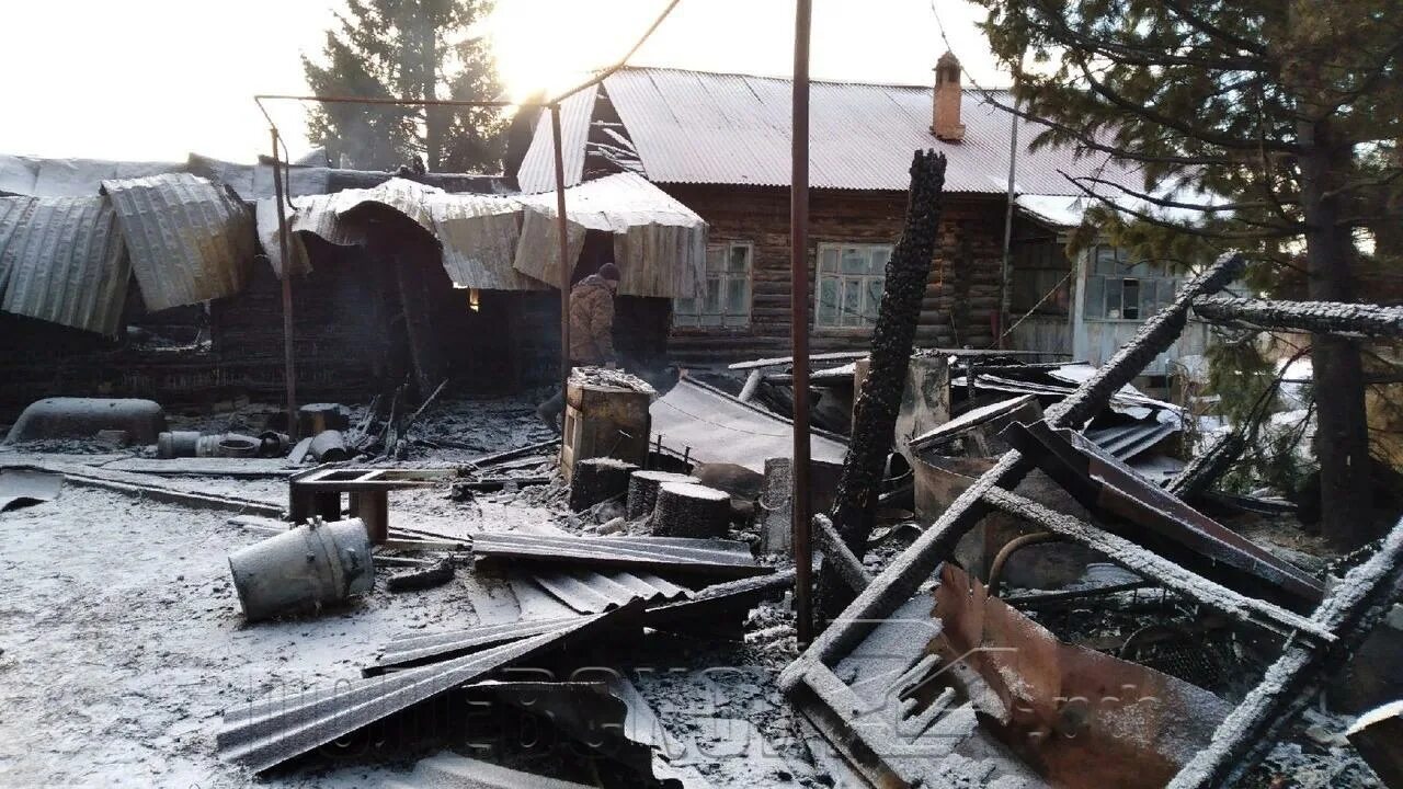 Погорельцы просят помощи. Погорельцы. Пожар в шумашь рязань. Помощь пострадавшим от пожара. Погорельцы.