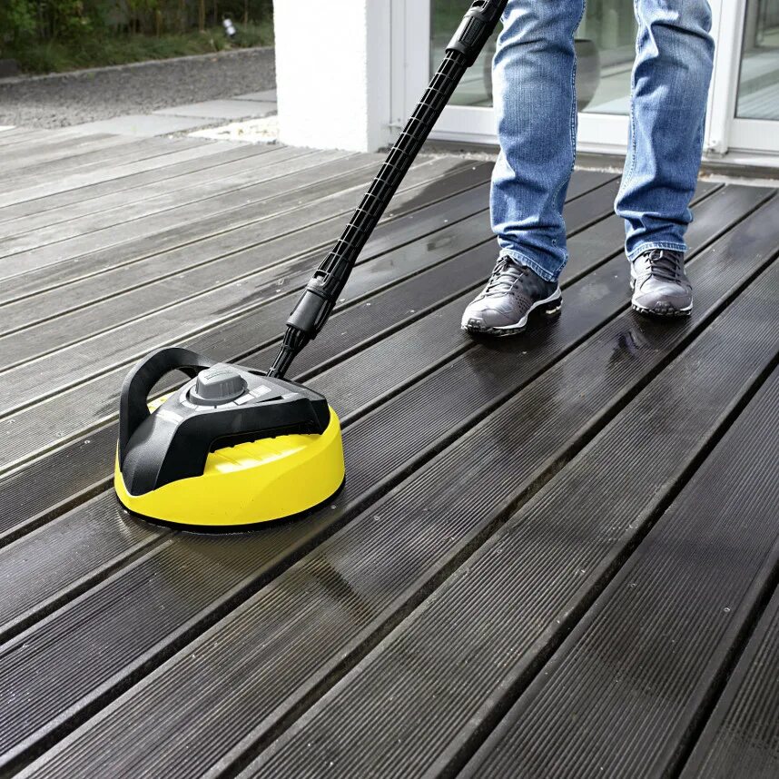 Мойщик домов. Щетка для плитки Керхер. Karcher k4 2023. Karcher k5 Full Comfort. Karcher мойка тротуарной плитки.