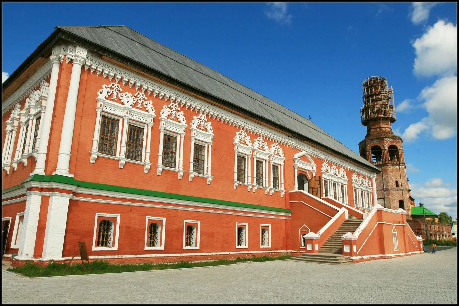 Усолье пермский край музей палаты строгановых. Палаты строгановых усолье пермский край. Историко-архитектурный комплекс усолье строгановское. Строгановские палаты в усолье. Усолье палаты.