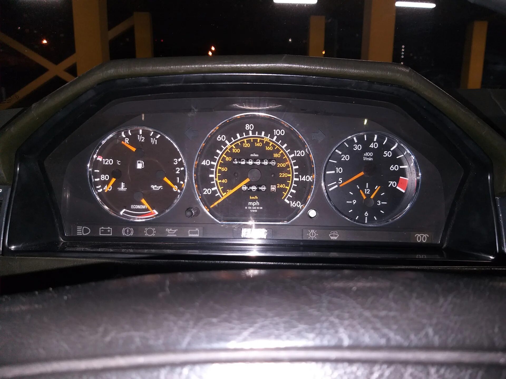 Приборка мерседес 124. Панель мерседес 124. Тахометр мерседес 124. Mercedes e500 w124 приборная панель. Приборка мерседес 124.
