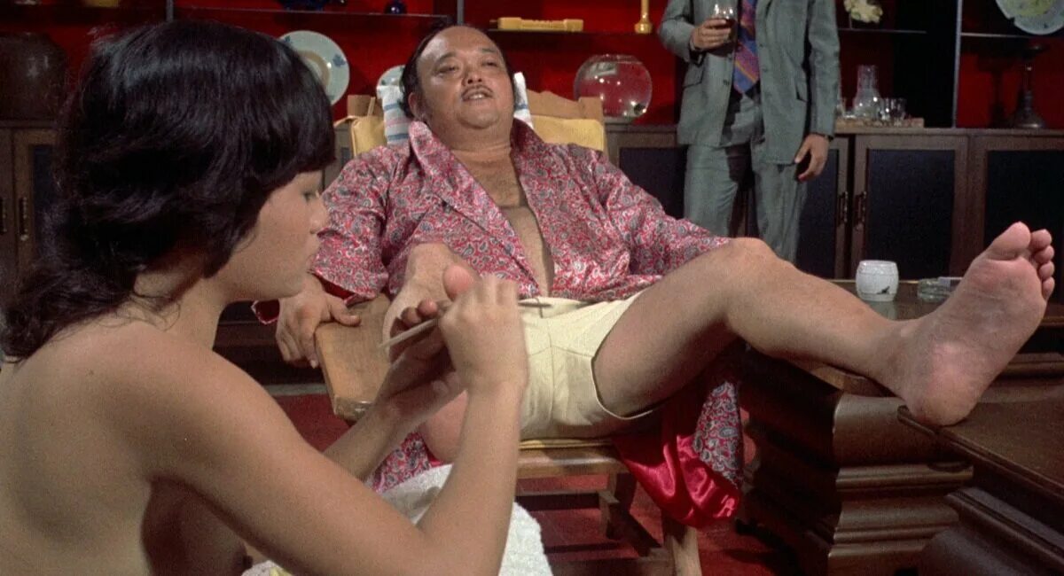 маленький сын увидел маму