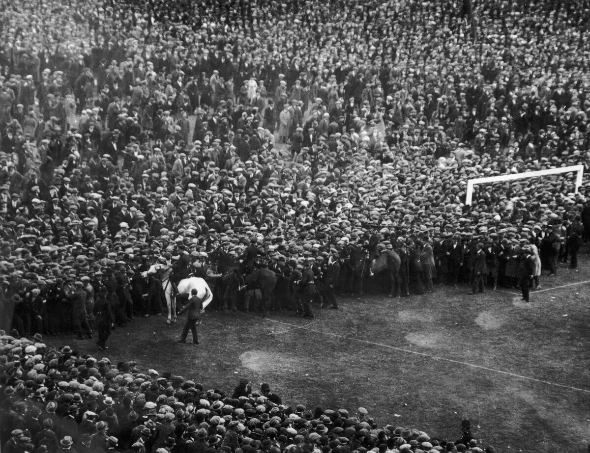 98 лет назад. Финал Кубка Англии 1923. Стадион Уэмбли 1923 год. Финал белой лошади 1923. Болтон Вест Хэм 1923.