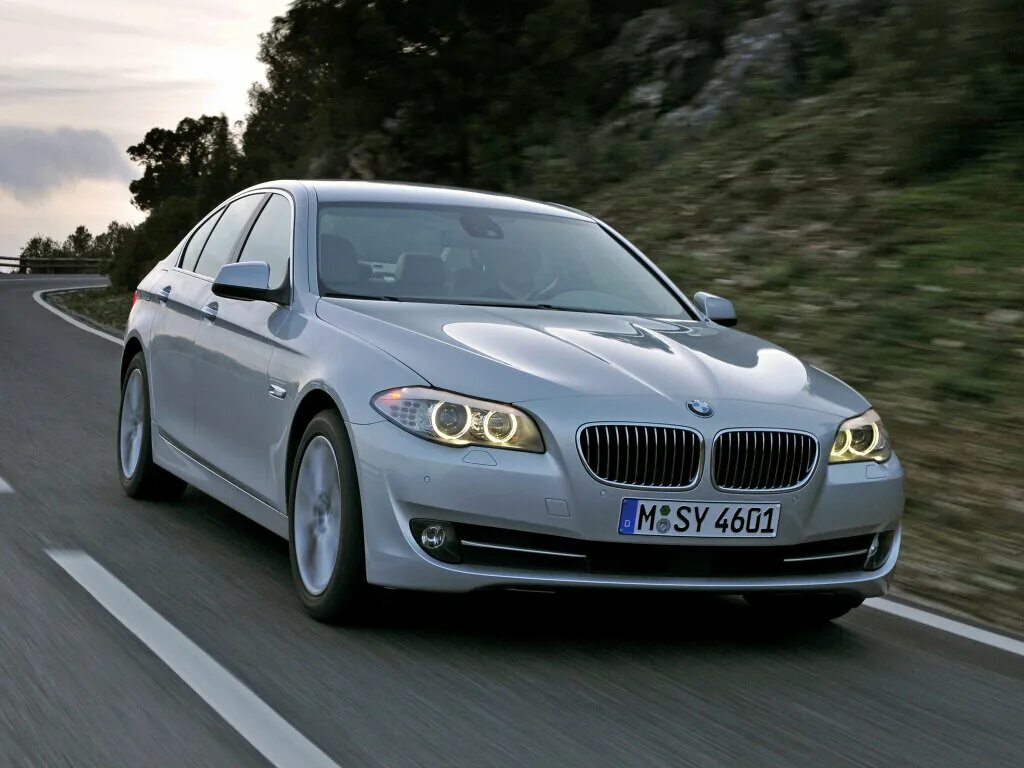 Bmw 5 series f10. BMW 530d. BMW 530d седан. БМВ седан 530.