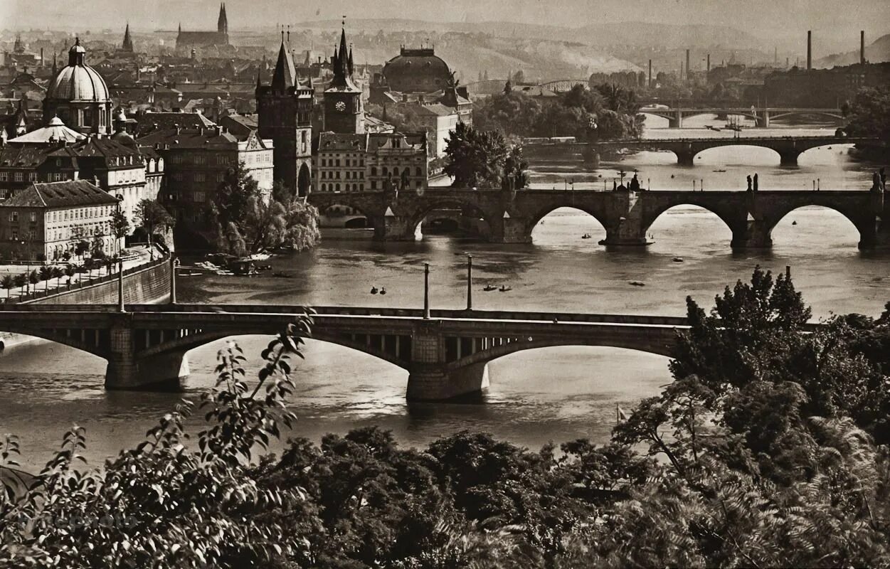 20 середина. Прага начала 20 века. Прага начало 20 века. Прага 18 век. Прага 19 век.