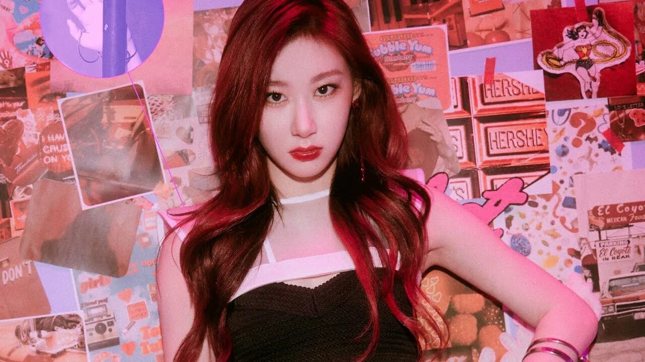 Itzy of my business. Itzy chaeryeong. chaeryeong mafia. итзи участницы. йеджи itzy.