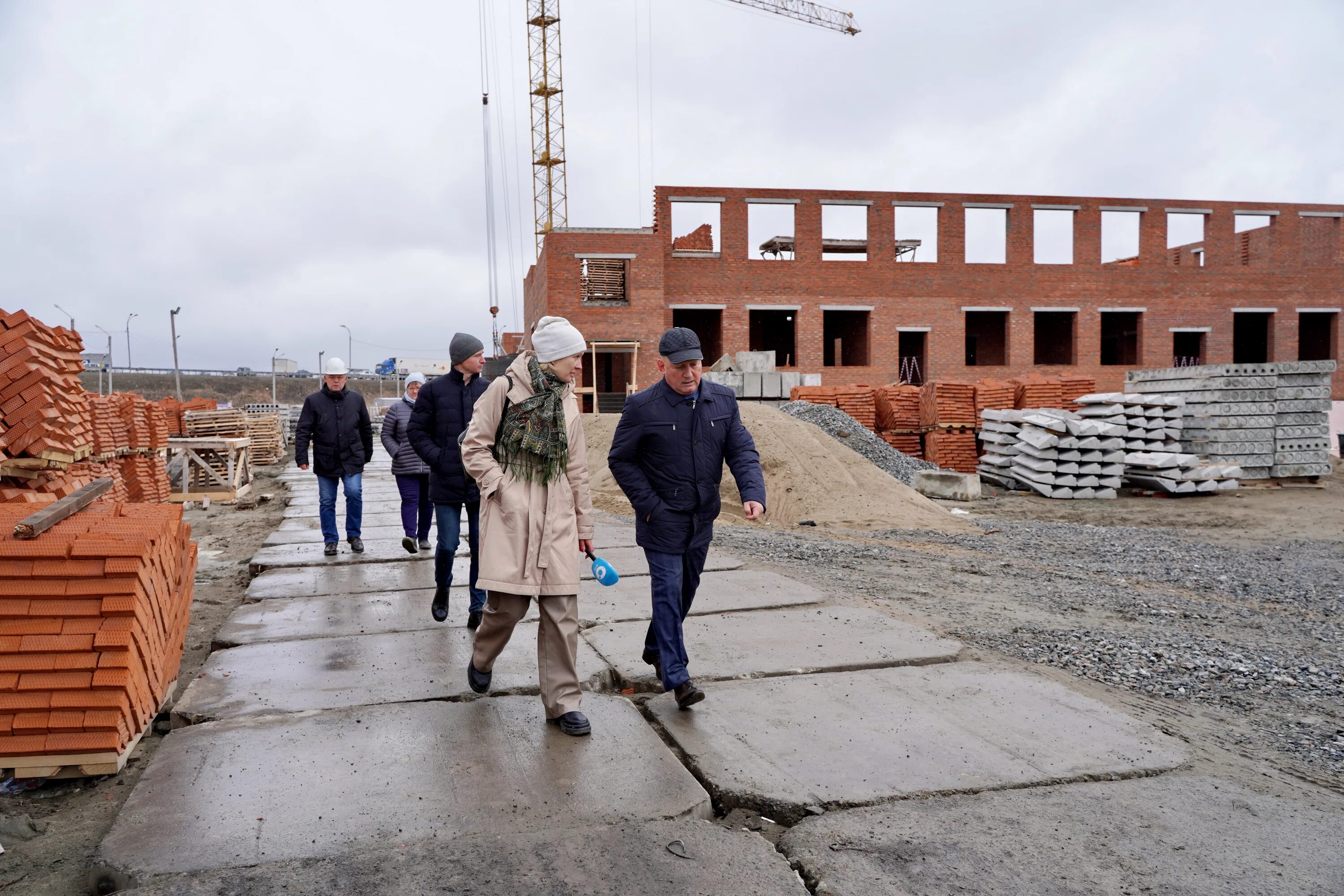 Стройка в городе. Депутат ЗСК Савина. Закинутые здания в НСО. Новинки стройматериалов 2023. Новости г обь