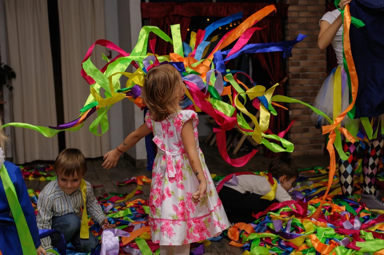 Детское творчество. Дети творчество. Детский день искусств. Дети в музыкальной школе. Художественные кружки для детей.