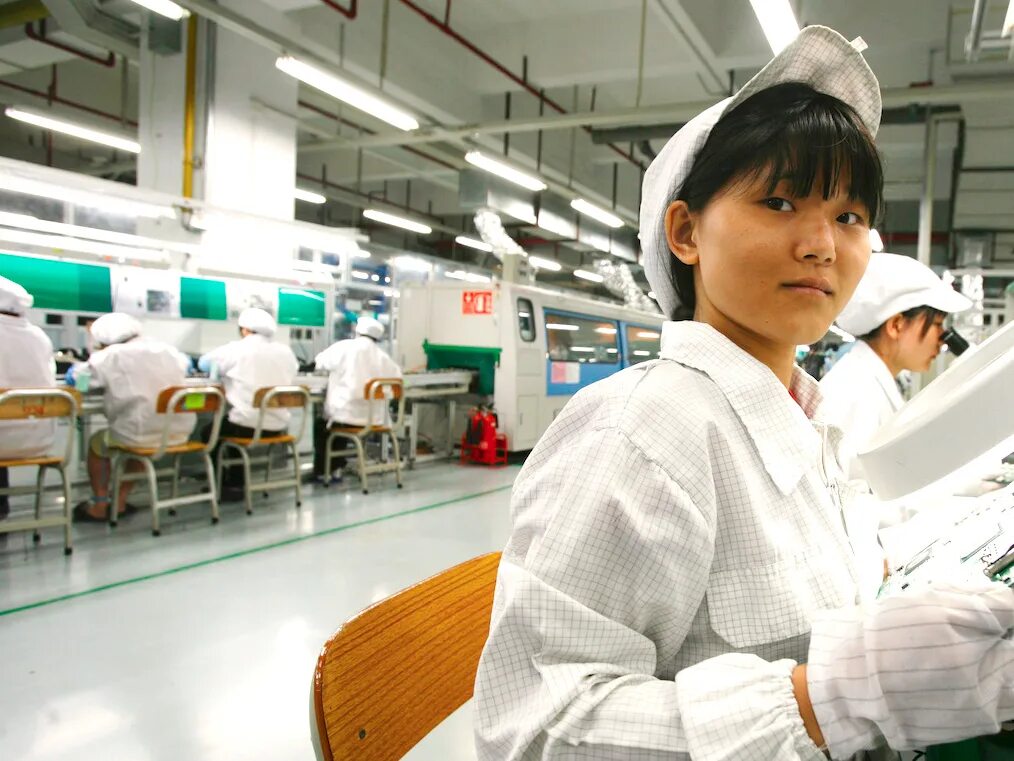 Где производят apple. Завод фоксконн в китае. foxconn фабрика в китае. завод apple в китае foxconn. завод эпл в китае.