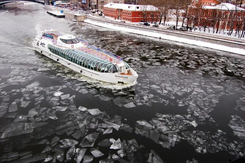 Теплоход рэдиссон ледокол. Теплоход рэдиссон по москве реке. Яхта-ресторан рэдиссон ройал. Ледокол рэдиссон москва. Яхта примавера рэдиссон.