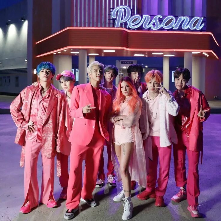 Песня би лов. Холзи и БТС. Холзи boy with Luv. Холзи 2019 БТС. BTS boy with Luv.