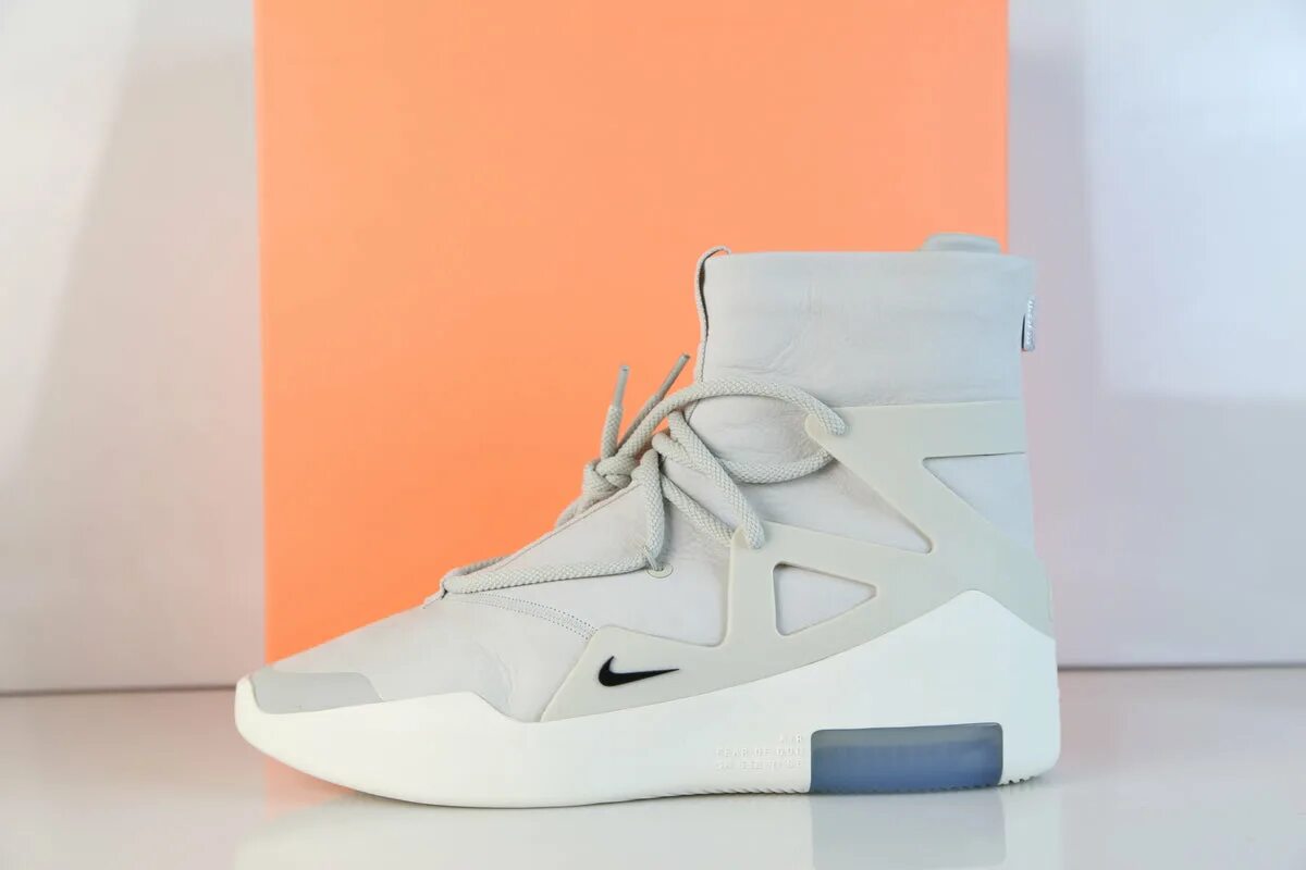 Light bone nike