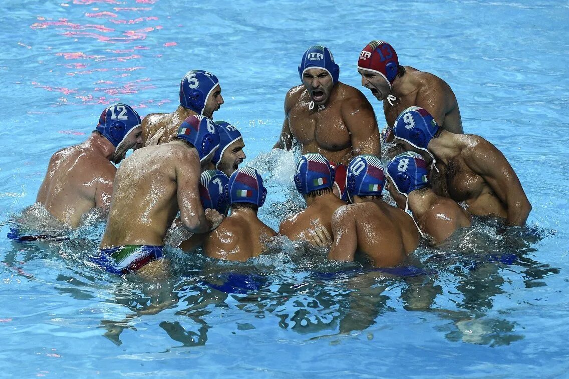 Водное поло сборная России мужчины. Мужская сборная РФ по водному поло. Сборная Италии водное поло. Итальянская сборная водное поло мужская.