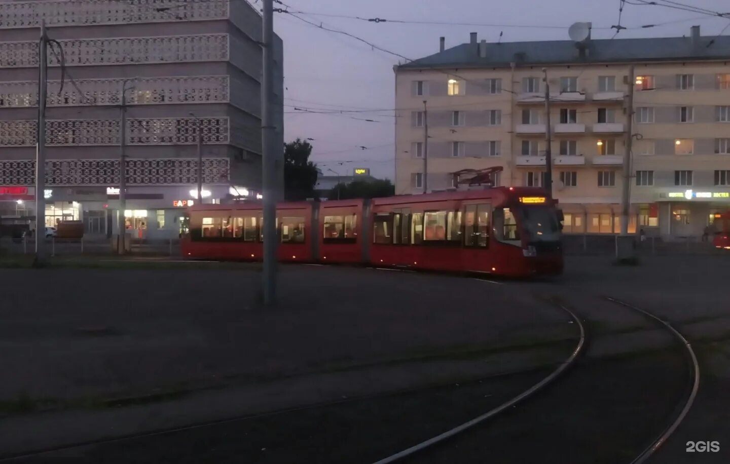 Трамвай 5 казань маршрут остановки. Туристический трамвай казань. Трамвай 5а казань софиты. Трамвайные пути казань. Аксм 84500к трамвай.