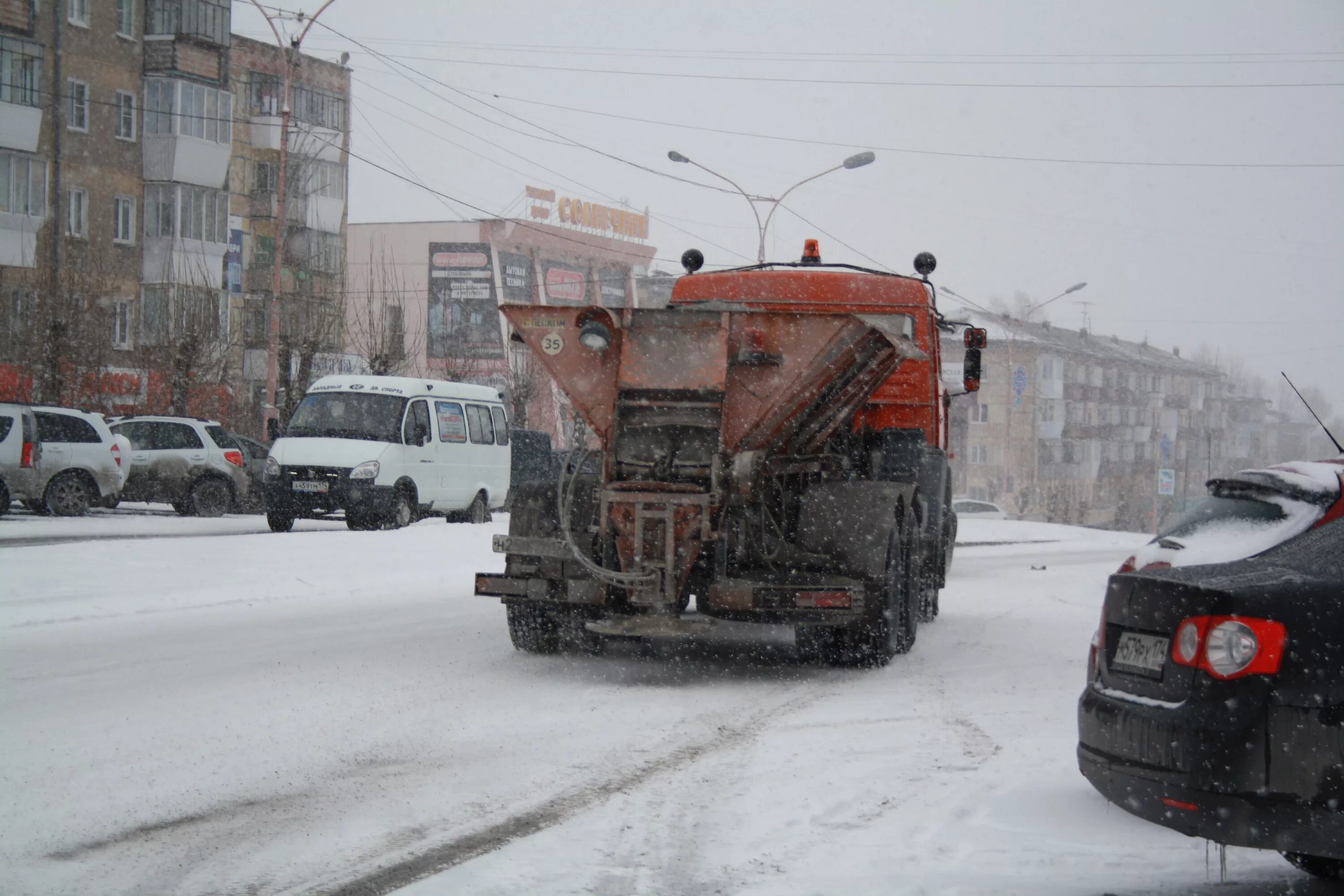 Погода в сатке сегодня. Снегопад в Сатке. Погода в Сатке вчера.