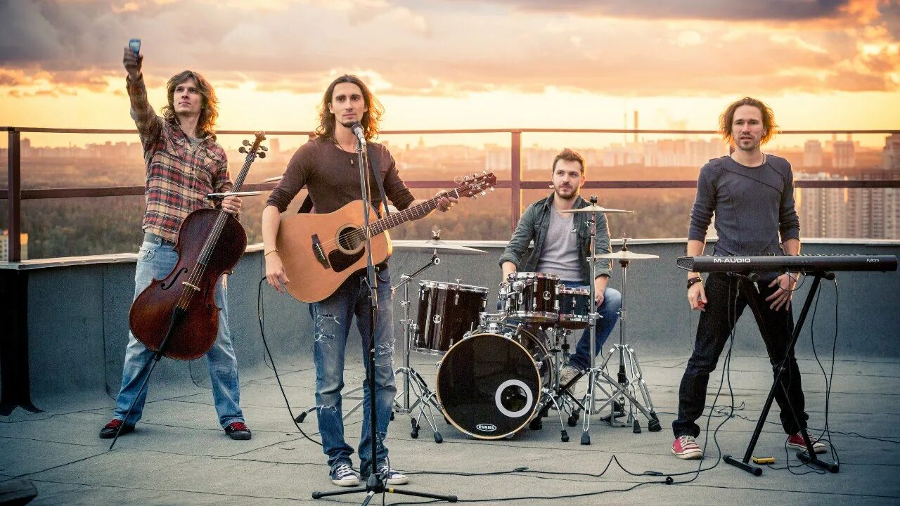 Рок фестиваль лето 2021. Середина группа екатеринбург. Группа середина лета. Группа середина. Группа середина лета.