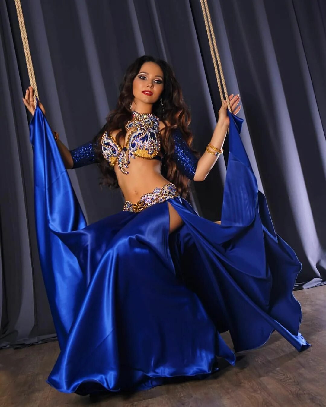 Арабские танцующие девушки. Костюмы belly Dance bellydance для танца. Танцовщица беллиданс.