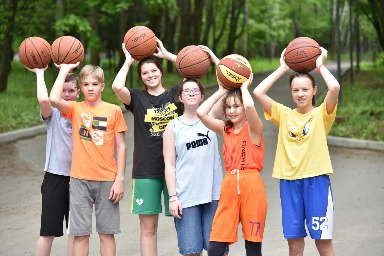 Баскетбольный лагерь huscamp. Camp basic, красный баскетбол. Баскетбольный кэмп. Basketball girl. Баскетбольный кэмп.