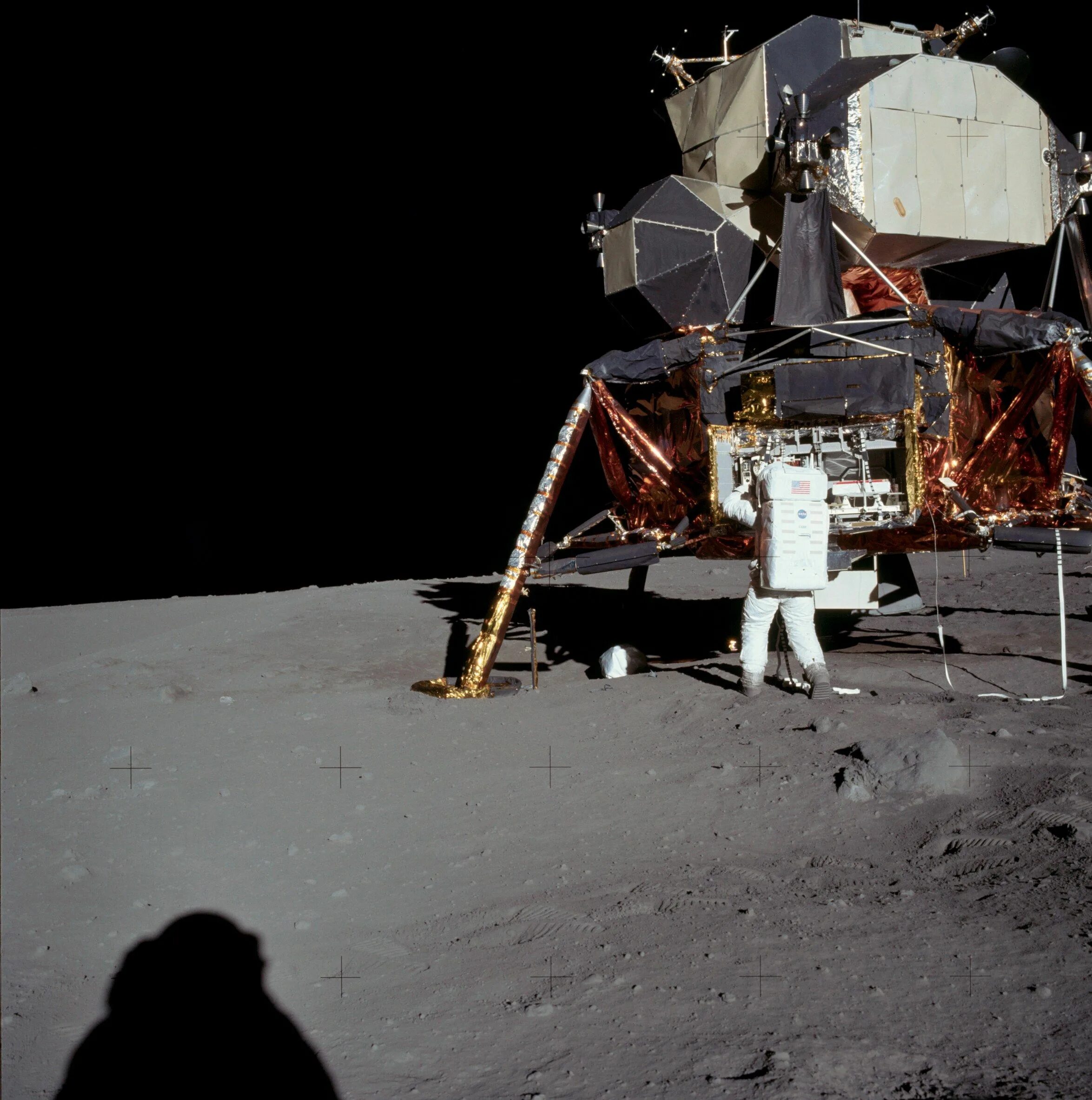 Аполлон 11 1969. Апполо 11 на Луне. Снимки Аполлона 11 на Луне. Лунный модуль Аполлон 17.