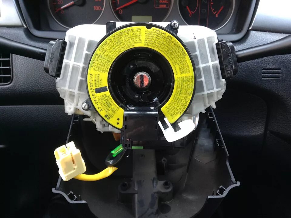 Предохранитель на сигнал mitsubishi lancer 9. Не работает сигнал лансер 9. Проводка srs ланцер 9. Не работает сигнал лансер 9. Подрулевой шлейф lancer 9.