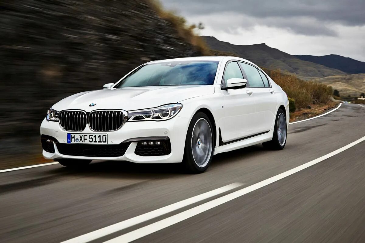 М 7 стоит. Бмв 740i 2021. Bmw 740i 2016. Bmw 7 g11. Bmw 750i 2017.