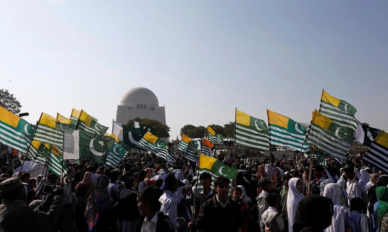 5 февраля в мире