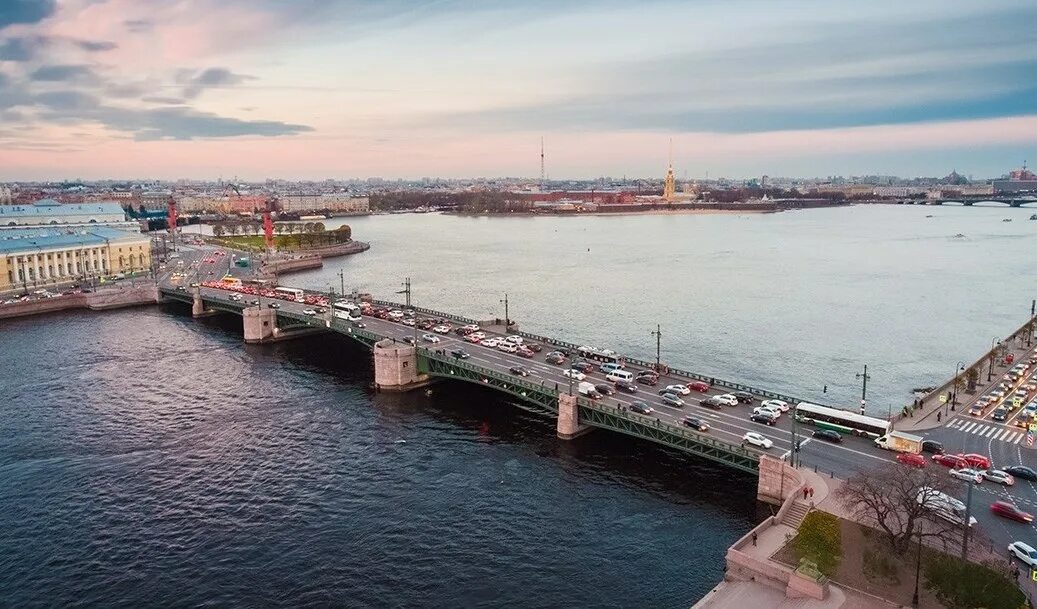 Санкт-Петербург Васильевский остров мосты. Васильевский остров и Дворцовый мост. Стрелка Васильевского острова в Санкт-Петербурге с моста. Дворцовый мост стрелка Васильевского острова.