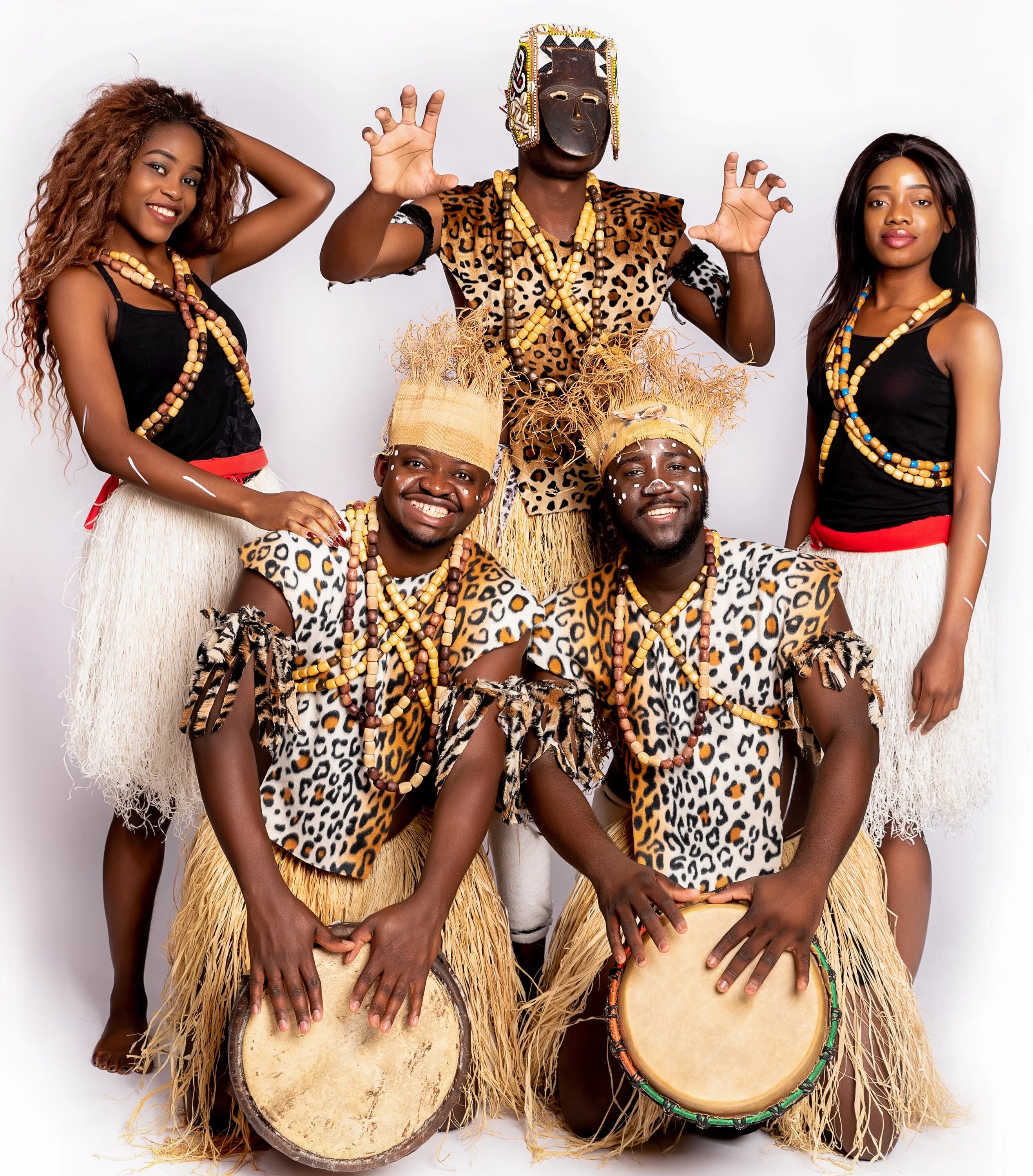 Waka waka africa. Африканское шоу Waka-Waka. Африканский костюм. Африканский ансамбль. Шоу африканских барабанщиков.